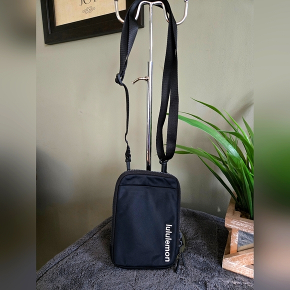 Lululemon Nylon Sling Bag - Picture 1 of 10